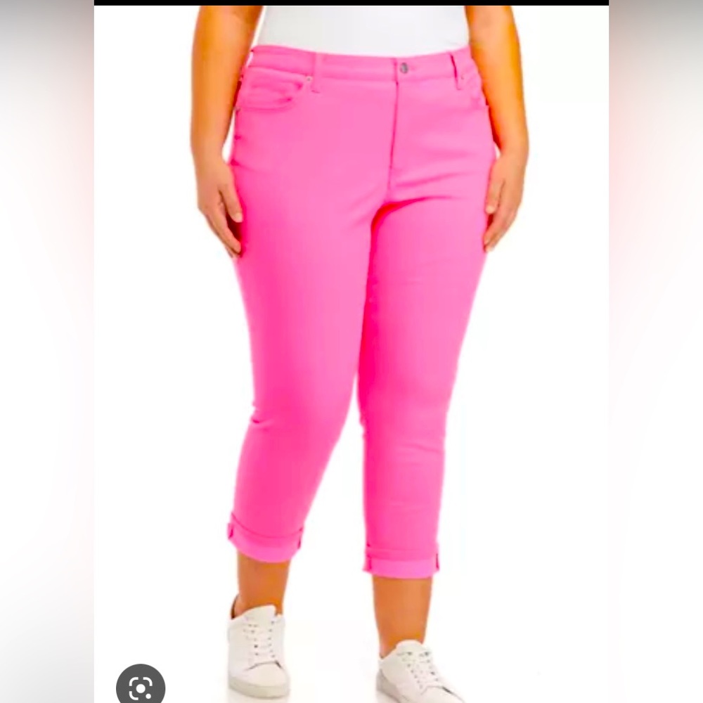 Crown and Ivy Preppy High-Rise Skinny Crop Pink Jeans size 14W

So cute on!!!